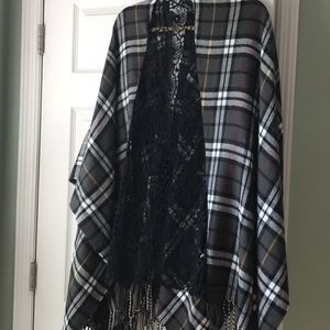 Free People Sweaters - LN Free People ADORABLE shawl/ruana one size Free People Sweaters - LN Free People ADORABLE shawl/ruana one size
